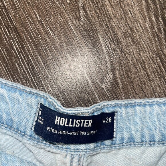 Hollister Ultra-High Rise 90s Short - Picture 2 of 3